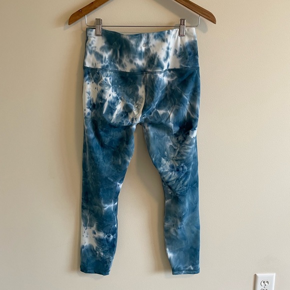 Size M Blue and White Tye Dye Leggings - Picture 3 of 17